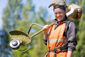 Kotitalousvähennyksen voi saada mm. kotitalouden puutarhatöistä